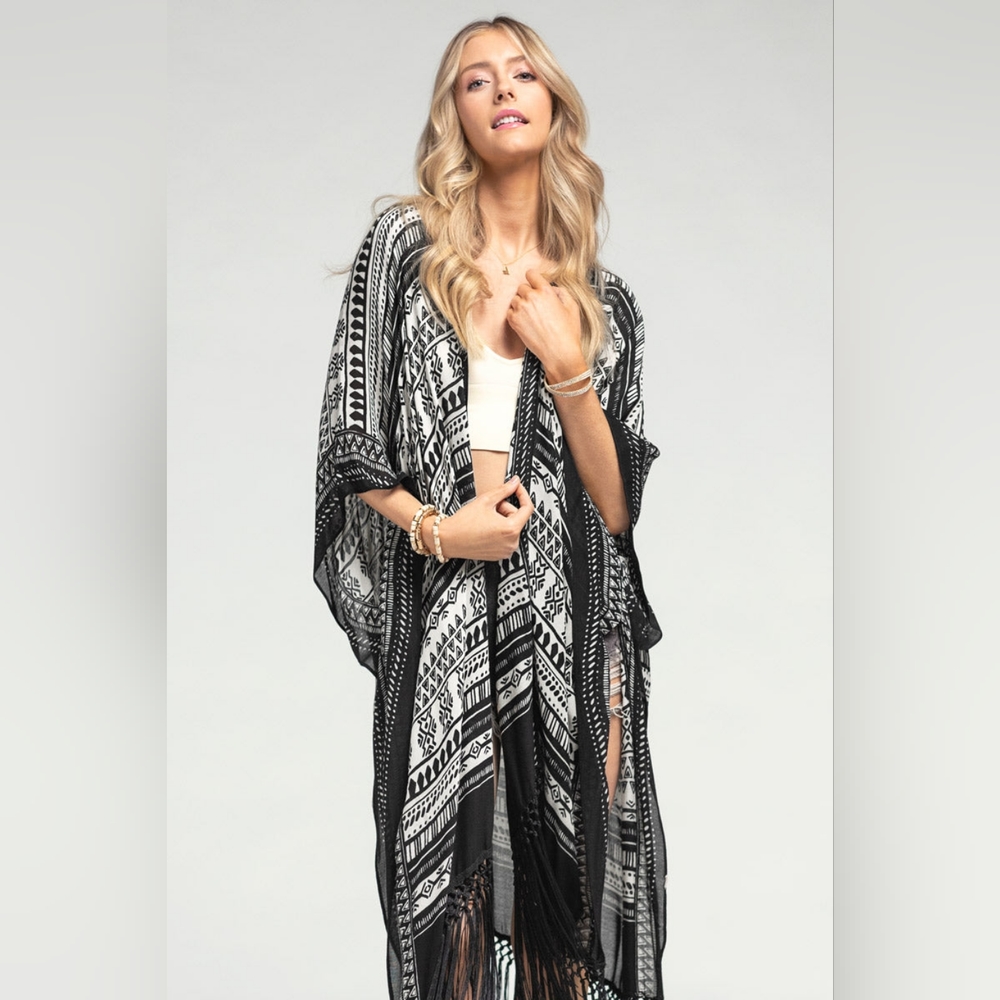 Sophisticated Ethnic Inspired Black & White Print Kimono w/ Black Tassels - Picture 2 of 7